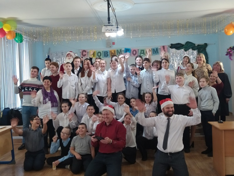 Новогодний праздник "В гостях у друзей !".